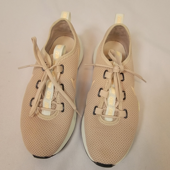 Nike Blush Pink Sneakers - Picture 3 of 9